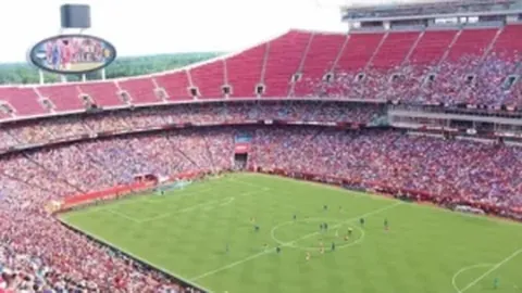 《希勒直言：罗梅罗铲球动作铁定红牌，如此恶劣行为绝不容忍！》