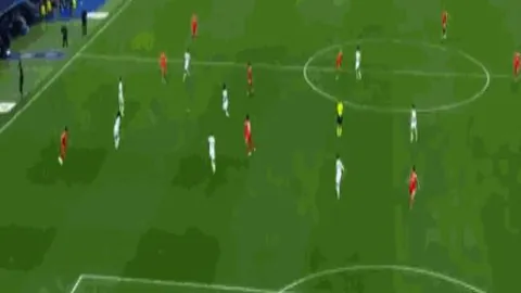 德国足球巨星慈善赛遭罚离场 愤激喷水泄怒引争议